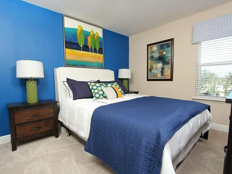 Gorgeous 5 Bedroom 4.5 Bath Pool Home With Games Room Davenport 0*,