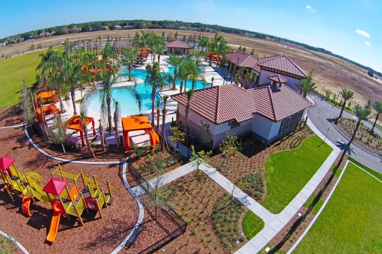 Holiday home Gorgeous 5 Bedroom 4.5 Bath Pool Home With Games Room Davenport
